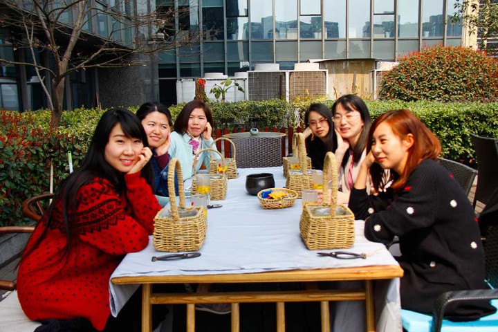 裝飾集團組織開展三八婦女節(jié)活動