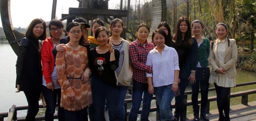 裝飾集團組織開展 “三八婦女節”休閑踏青活動