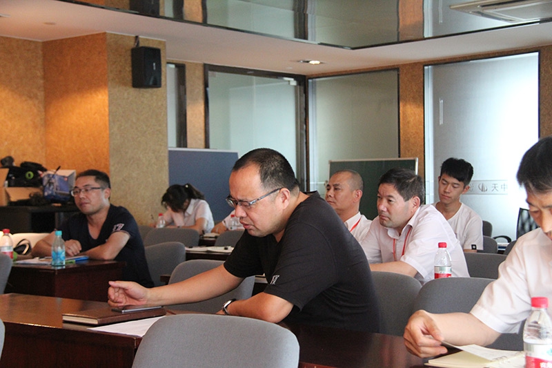 裝飾集團開展施工安全管理培訓