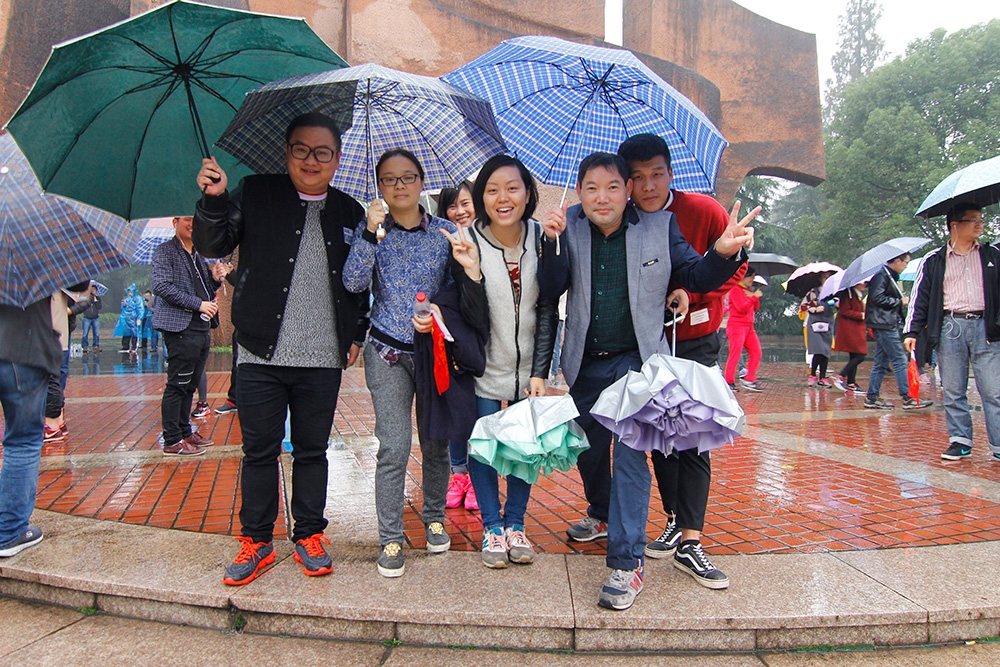 中天裝飾集團開展迎司慶健康走活動