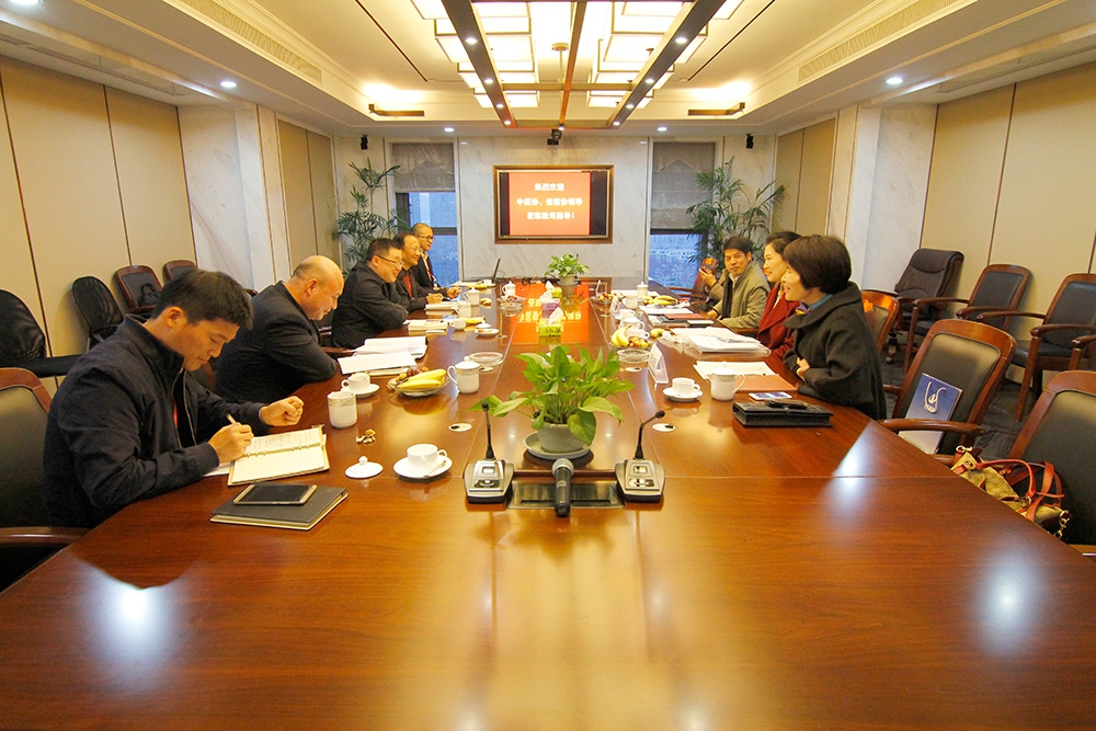 中裝協、省裝協領導到裝飾集團考察調研