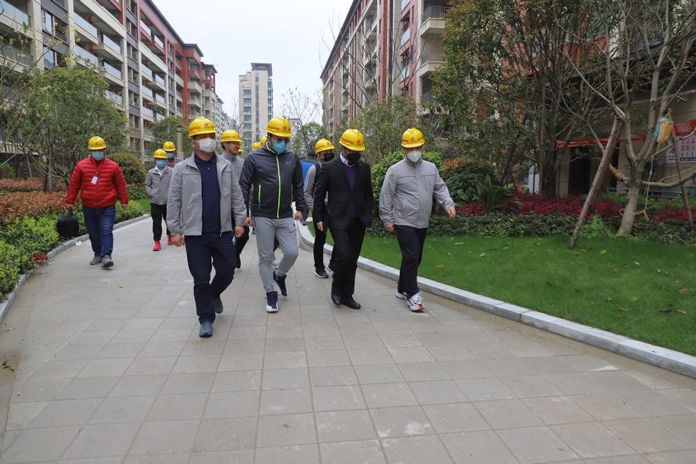 中天控股集團副總裁吳華到精誠裝飾檢查指導(dǎo)工作